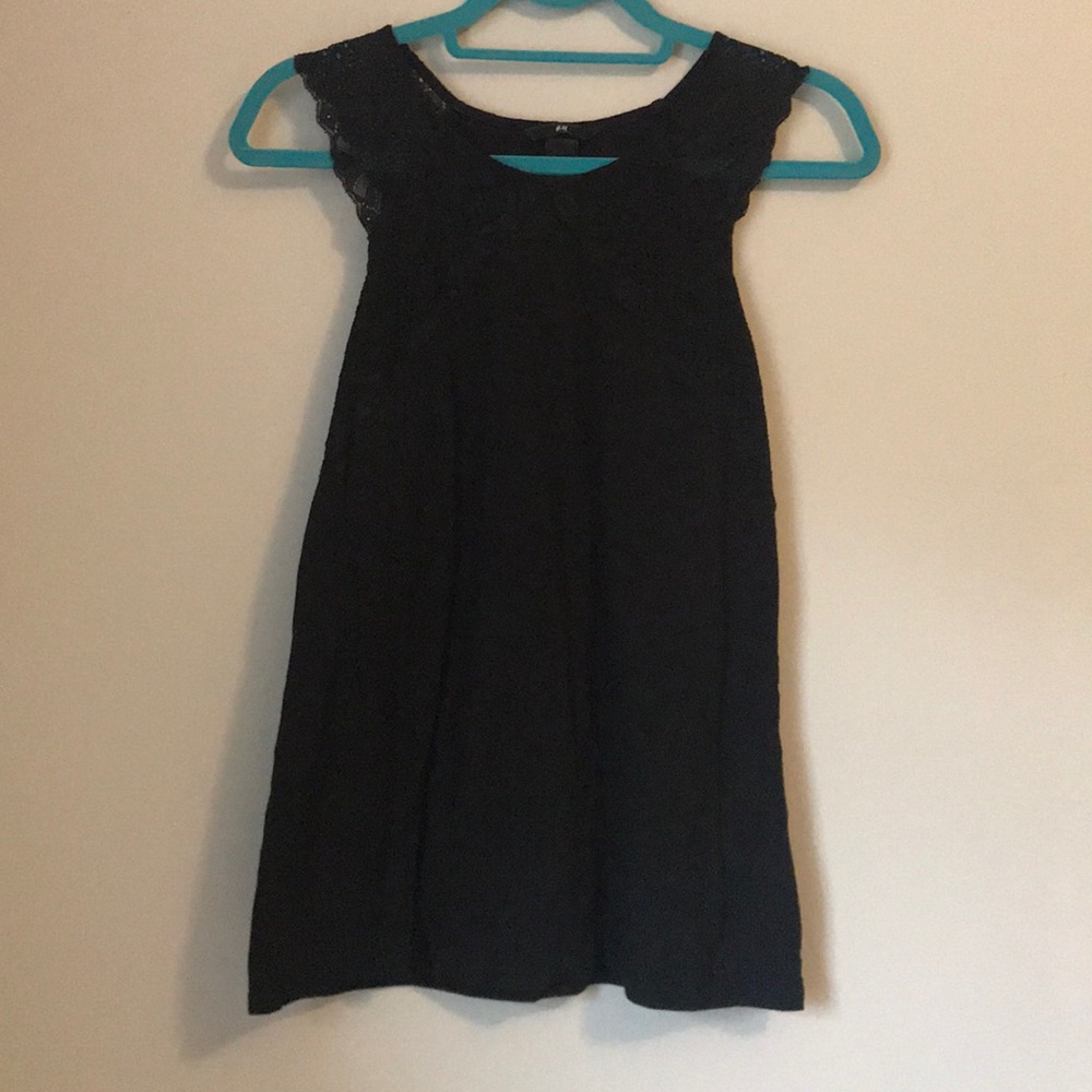Sleeveless black shirt